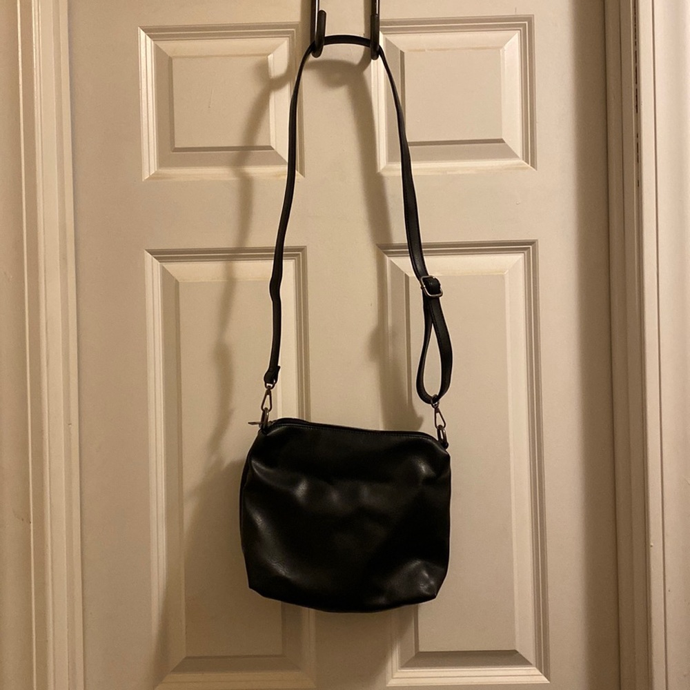 Black crossbody purse